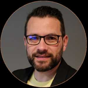 Eric, un accompagnateur d’entreprise à Bron